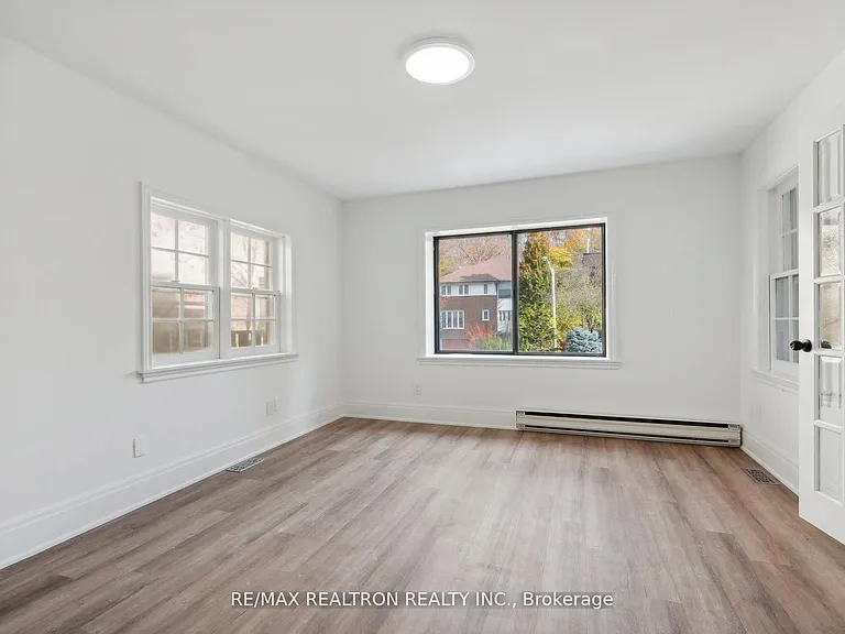 6 Woodvale Cres — Photo 18