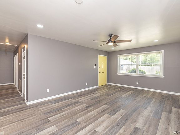 2nd image of 305 W Roberts St