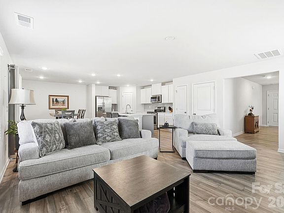 4th image of 2949 Legacy Ridge Ln