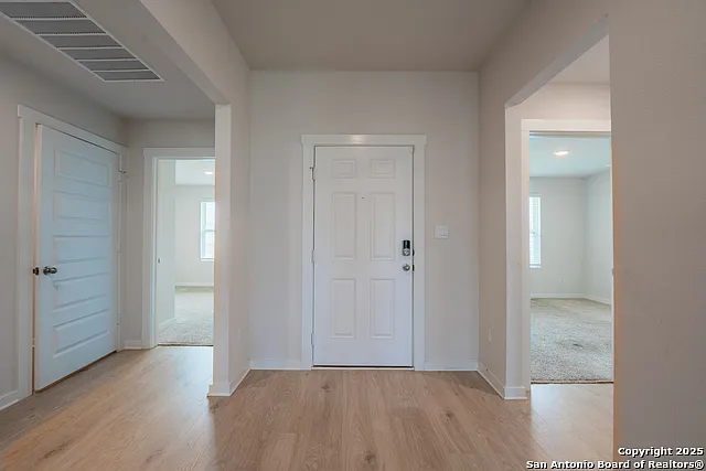 4 bed, 2.0 bath, 2132 sqft, $3,500 — Photo 4