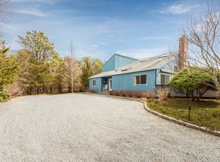 18 Station Rd, Westhampton, NY 11977