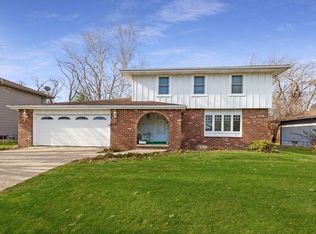 1624 NW 96th St, Clive, IA 50325