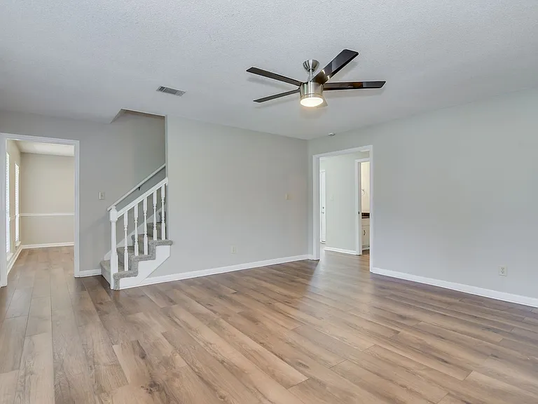 321 Timberidge Dr — Photo 13
