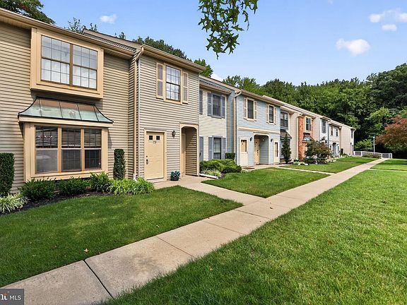 2nd image of 179 Wyndham Pl