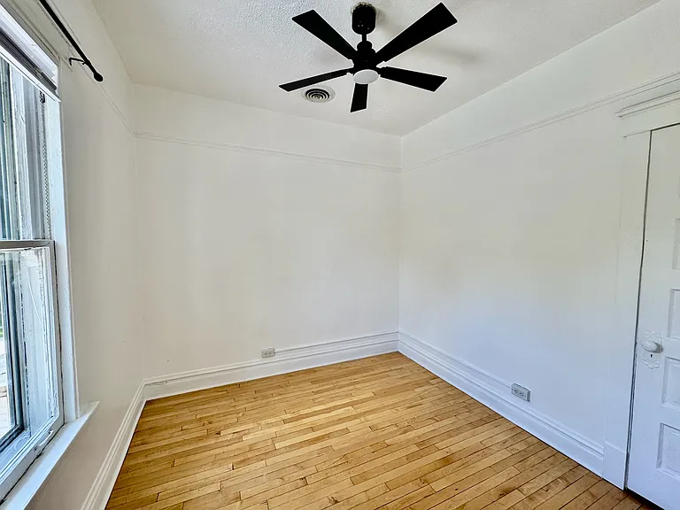 2047 N Lavergne Ave #2 — Photo 6