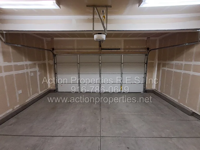 2136 Malibu Pl — Photo 27
