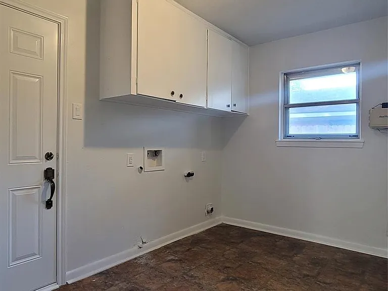 801 Rosewood Dr — Photo 24
