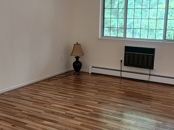 5th image of 10 Rollingwood Dr #14