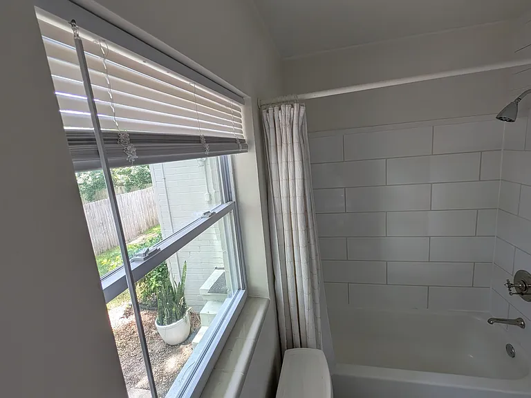 120 NE 14th Ave — Photo 14