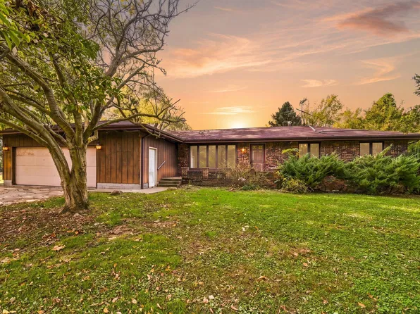 1764 Elgin St, Chesterton, IN 46304