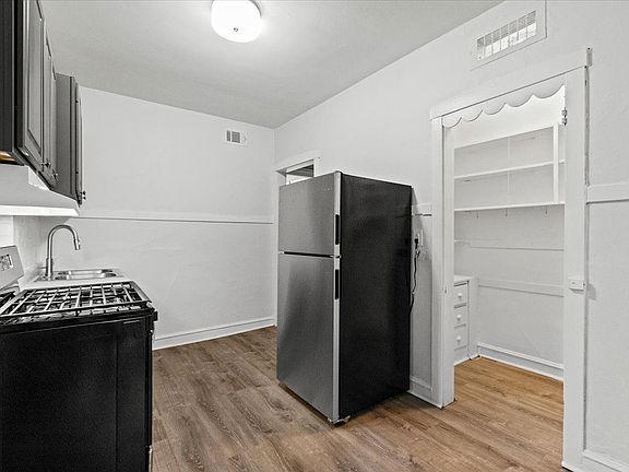 3rd image of 1439 W North Shore Ave APT 2