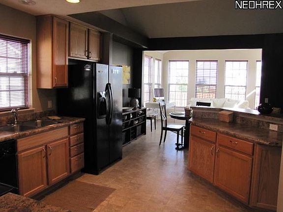 3rd image of 126 Weatherstone Dr