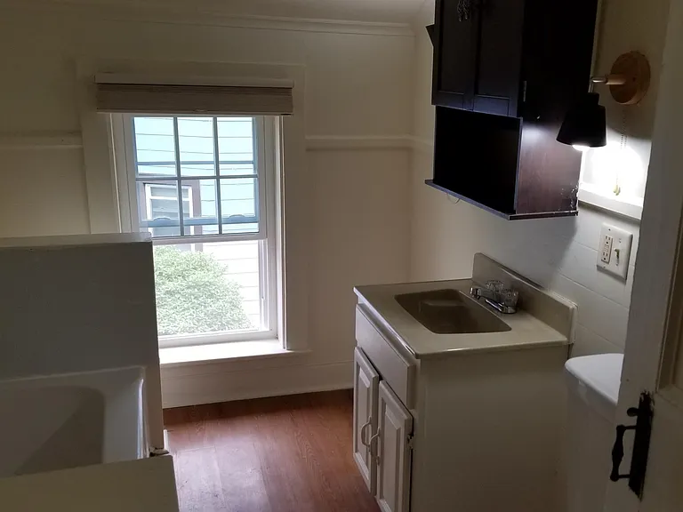 218 E Jackson St — Photo 21