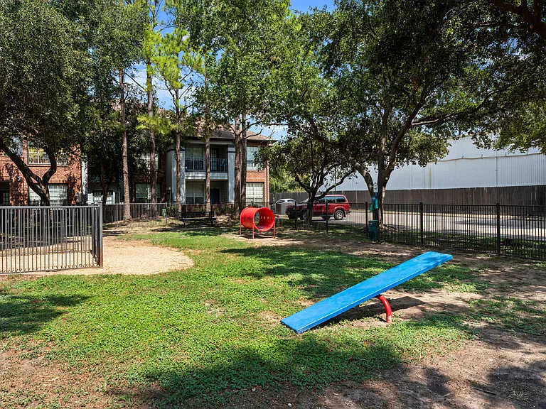 Barnett — Photo 21