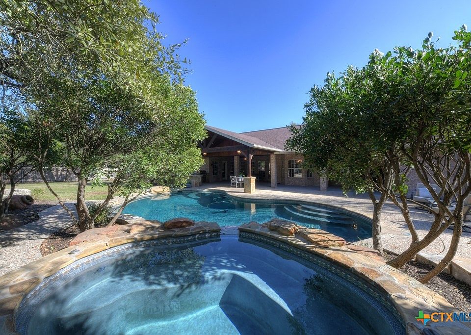 1st image of 634 Hunters Creek Dr
