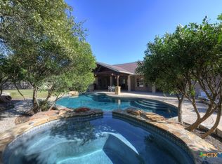 634 Hunters Creek Dr, New Braunfels, TX 78132