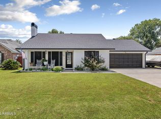 122 Briar Green Dr, Youngsville, LA 70592