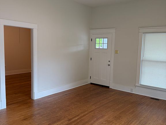 4th image of 401 E Caldwell Ave
