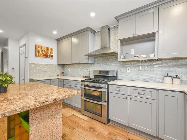 97-16 103rd St, Jamaica, NY 11416
