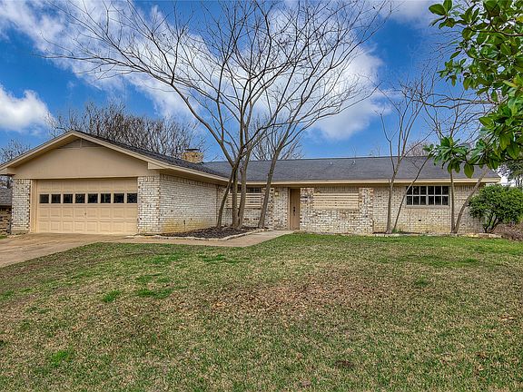 3rd image of 1218 Northwood Dr