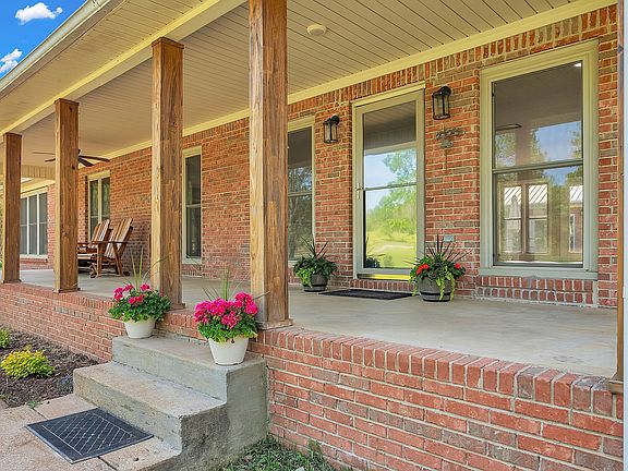 2nd image of 1819 Barker Rd