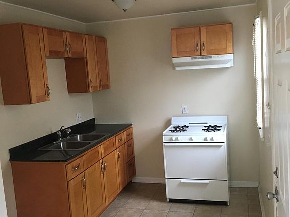2nd image of 350 1/2 E 59th St
