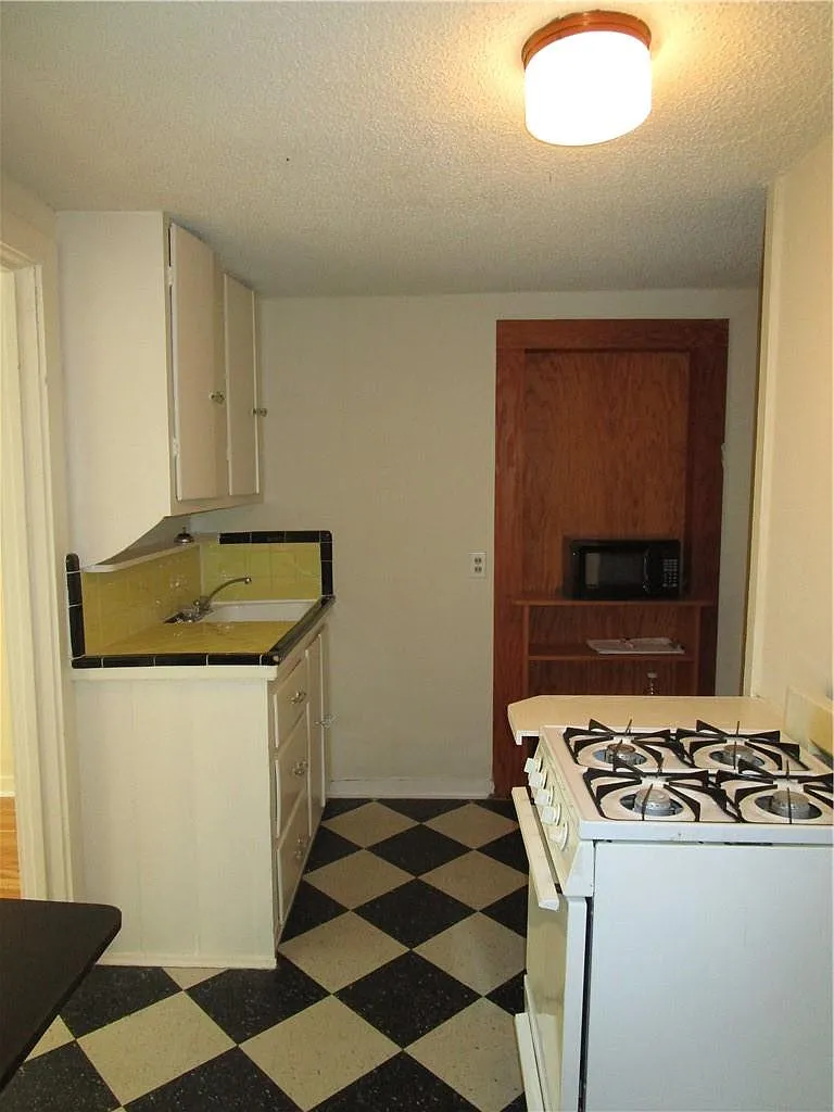 1 bed, 1.0 bath, 250 sqft, $750 — Photo 3