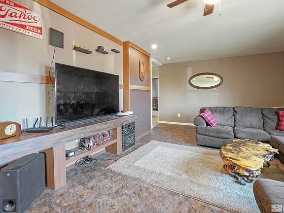 2nd image of 2985 Toiyabe St