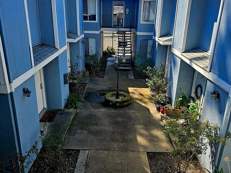1814 V St — Photo 4