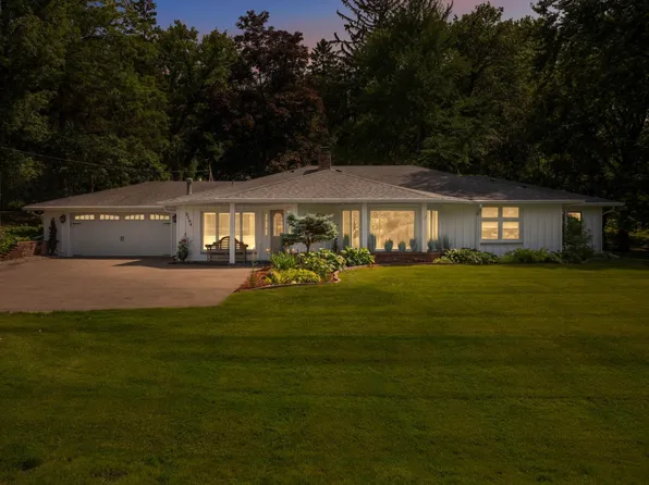 2194 Charlton Rd, Sunfish Lake, MN 55118