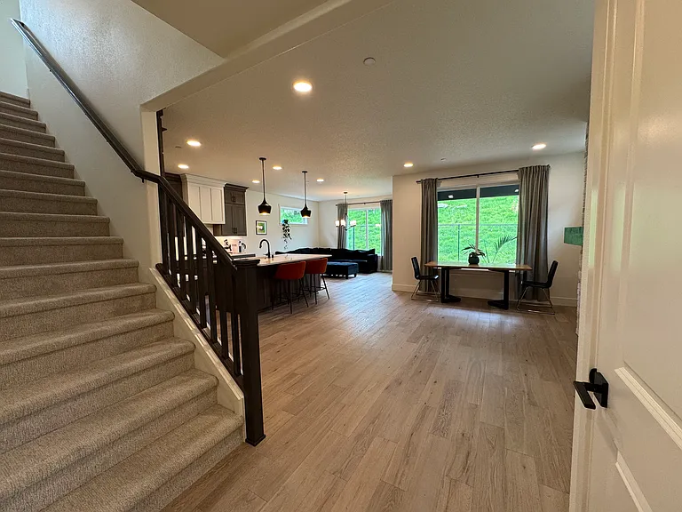 Great room, Part 1.