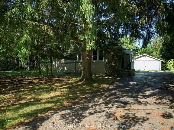 2nd image of 4 Crestview Rd
