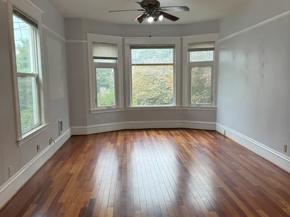 920 13th Ave APT A, Seattle, WA 98122