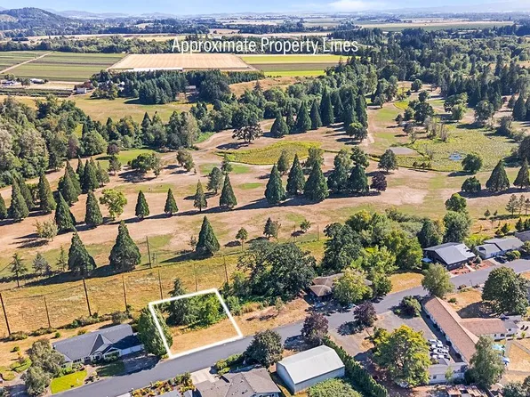 SW Bayou Dr #600, McMinnville, OR 97128