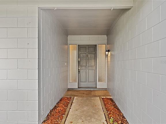 2nd image of 3229 Caulfield St