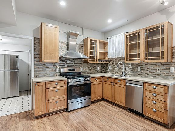 3rd image of 153 Willow Ave #A