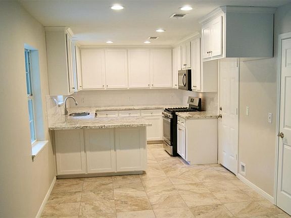 3rd image of 5839 Southminster Dr