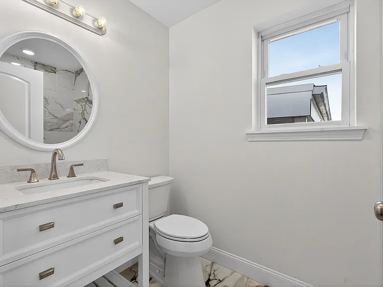 40 E 5th St #2 — Photo 20