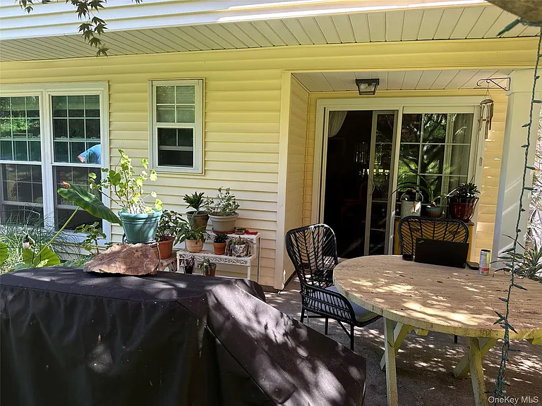 121 Villagegreen Ct — Photo 25