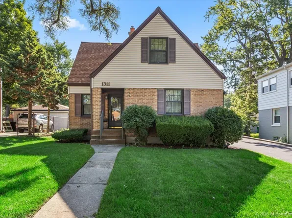 1311 Heidorn Ave, Westchester, IL 60154