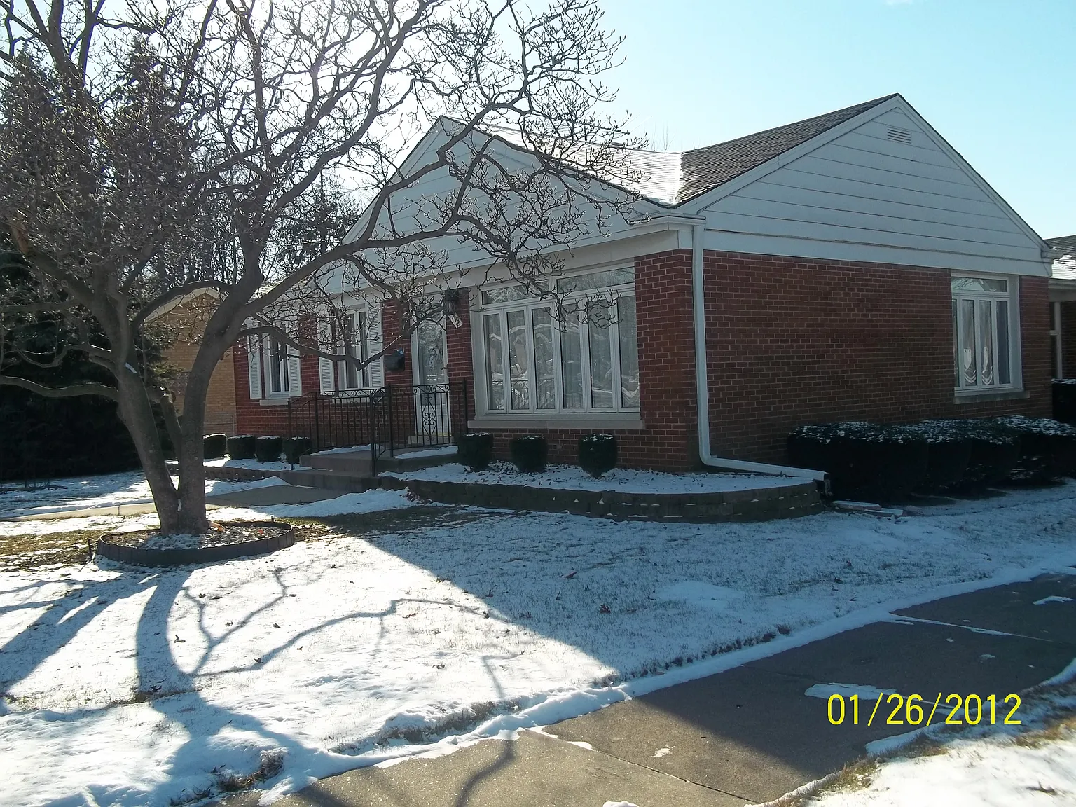 792 S York St photo 1