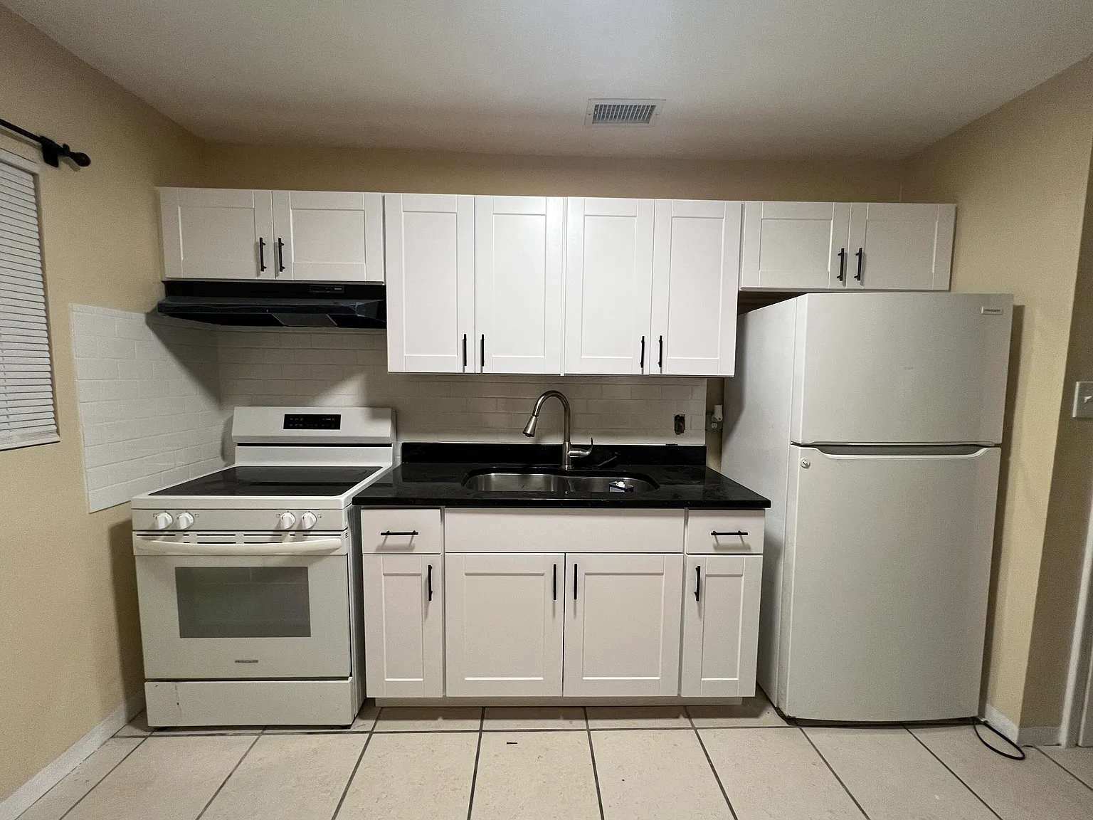 3 bed, 2.0 bath, 1022 sqft, $1,500 — Photo 3
