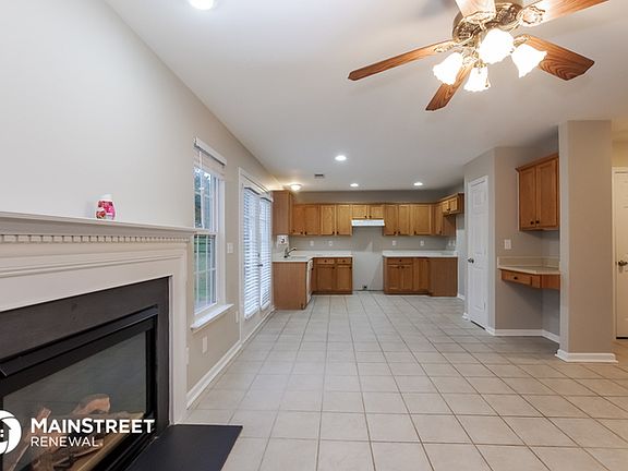 5th image of 12319 Poplar Forest Dr