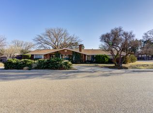 509 18th St, Seagraves, TX 79359