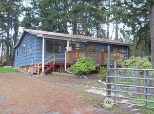 546 N Shipping View Dr, Freeland, WA 98249