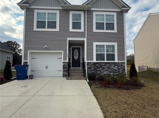 11620 Fort Cosby Dr, Midlothian, VA 23112