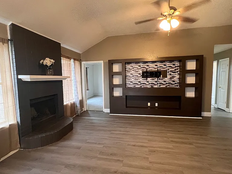 4205 Bluestem Ln — Photo 5