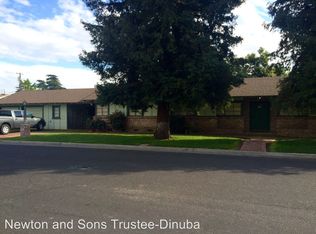 274 W Wayside Dr, Dinuba, CA 93618