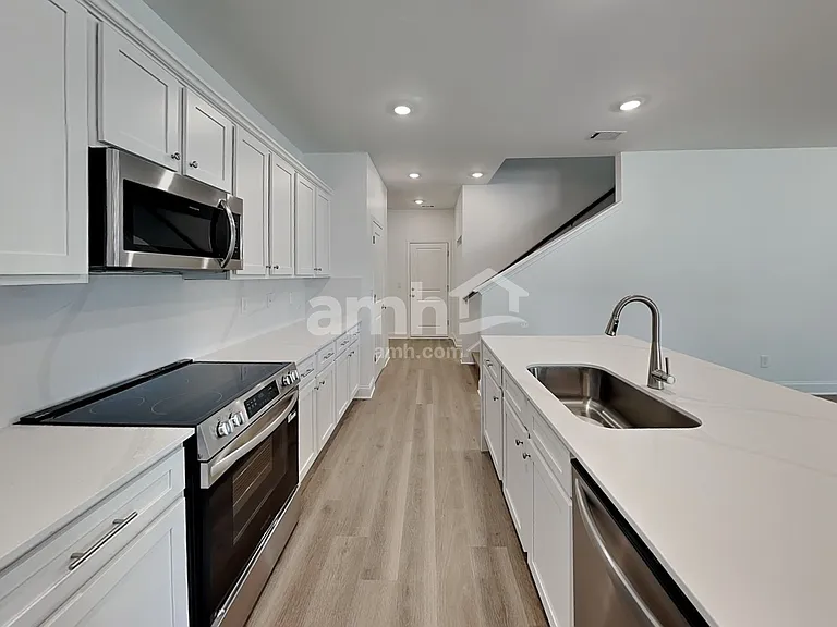125 Hickory Pointe Rd — Photo 5
