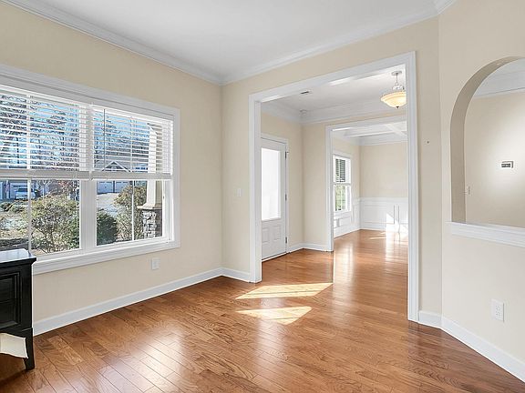 5th image of 140 Belgian Blue Way